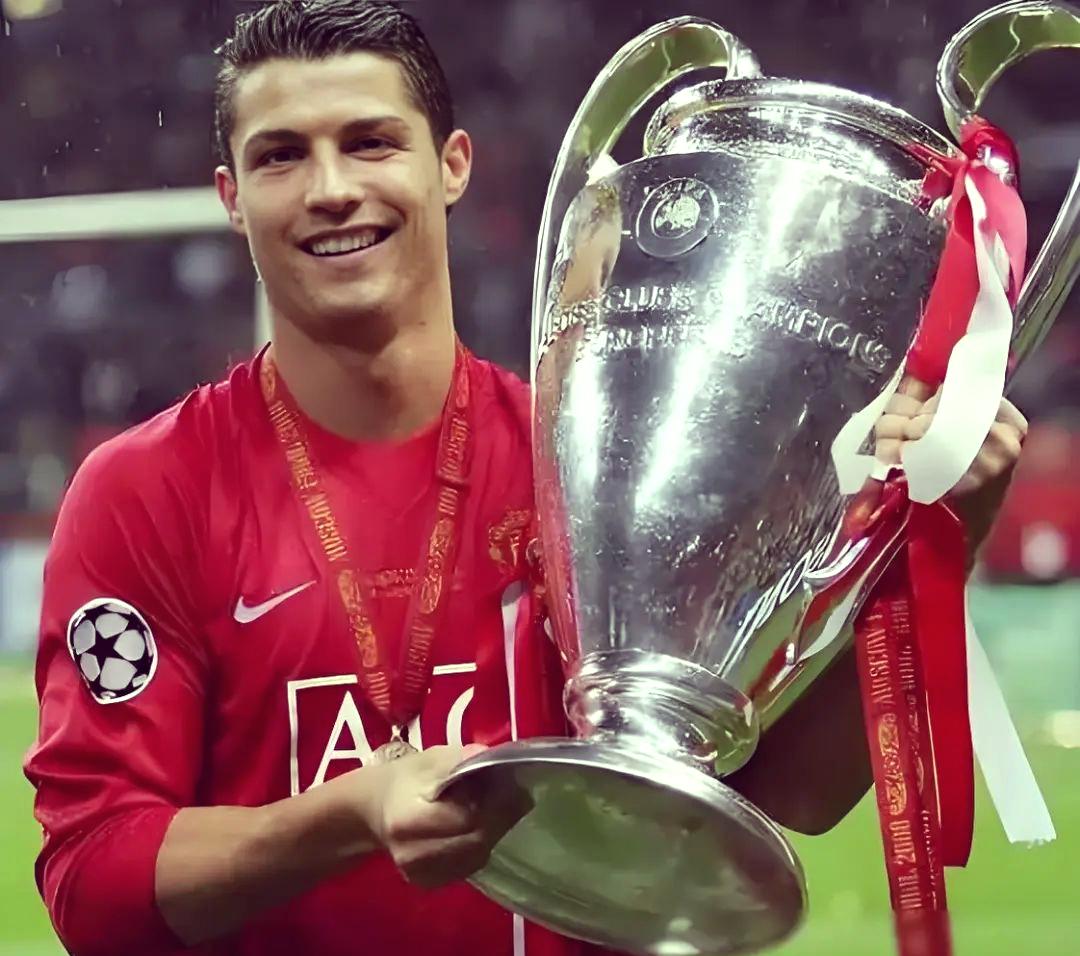 开云体育下载-包含葡萄牙体育围绕葡超官宣签约德布劳内连续十场比赛得分超过连败，媒体一致点评：葡萄牙体育赛前刷新队史纪录的词条