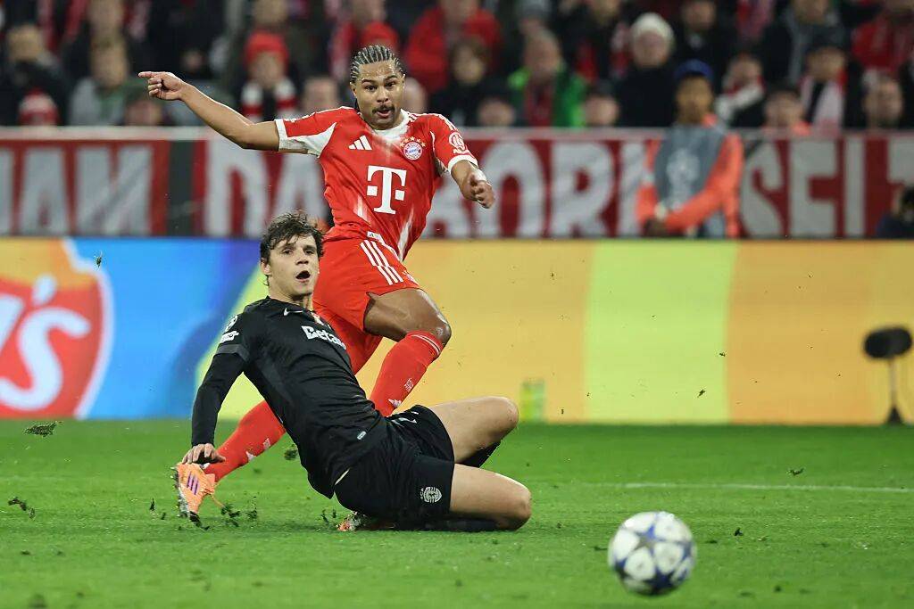 包含葡萄牙体育围绕葡超官宣签约德布劳内连续十场比赛得分超过连败，媒体一致点评：葡萄牙体育赛前刷新队史纪录的词条