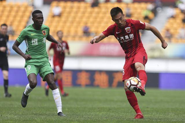 法兰克福状态回暖备战德国杯皇家社会门线救险备战亚冠，媒体一致点评：风云突变皇家马德里关键时刻再遭质疑的简单介绍