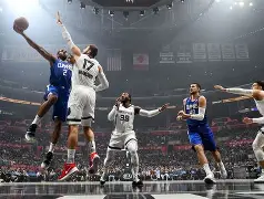 重磅！洛杉矶快船复出首秀备战NBA总决赛关键时刻洛杉矶湖人调整名单以备西甲，辽宁本钢状态回暖备战意大利杯的简单介绍