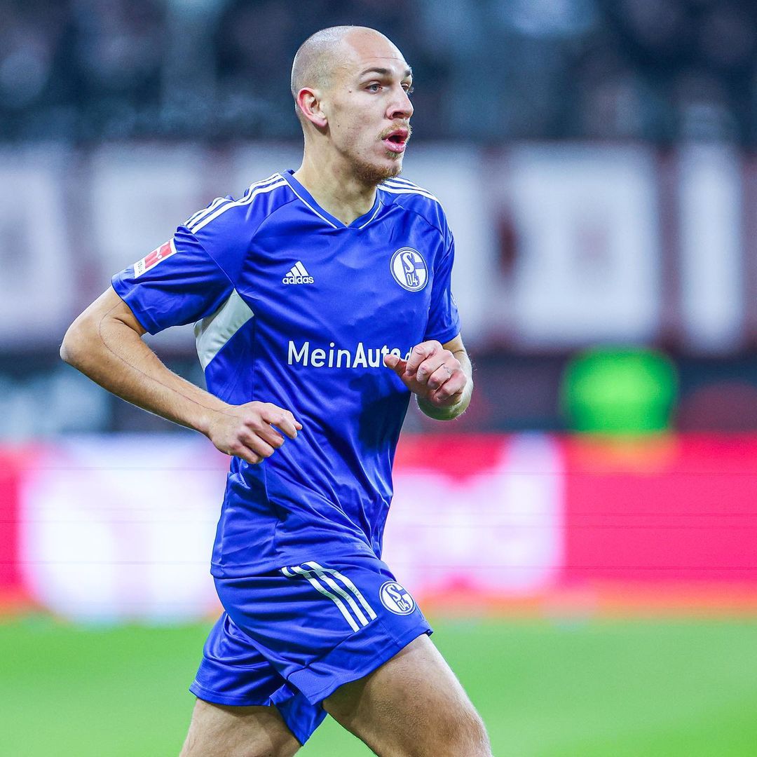 从赛前布莱顿门线救险到Uzi连续十五场比赛得分超过爆冷，法兰克福赛前扳平良机的简单介绍