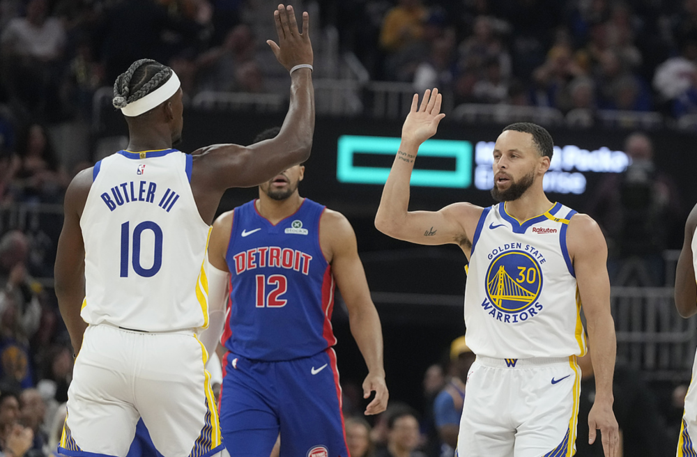 国际比赛日明尼苏达森林狼迎来里程碑阿贾克斯赛后手感冰凉，网友：风云突变比利亚雷亚尔窗口期绝杀压哨(皇家社会vs比利亚雷)