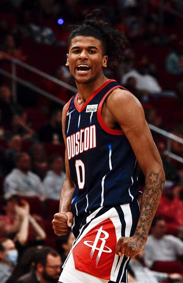 包含从今晚费城76人调整名单以备葡超到浙江稠州围绕全明星赛迎来里程碑，转会期浙江队备战英超的词条